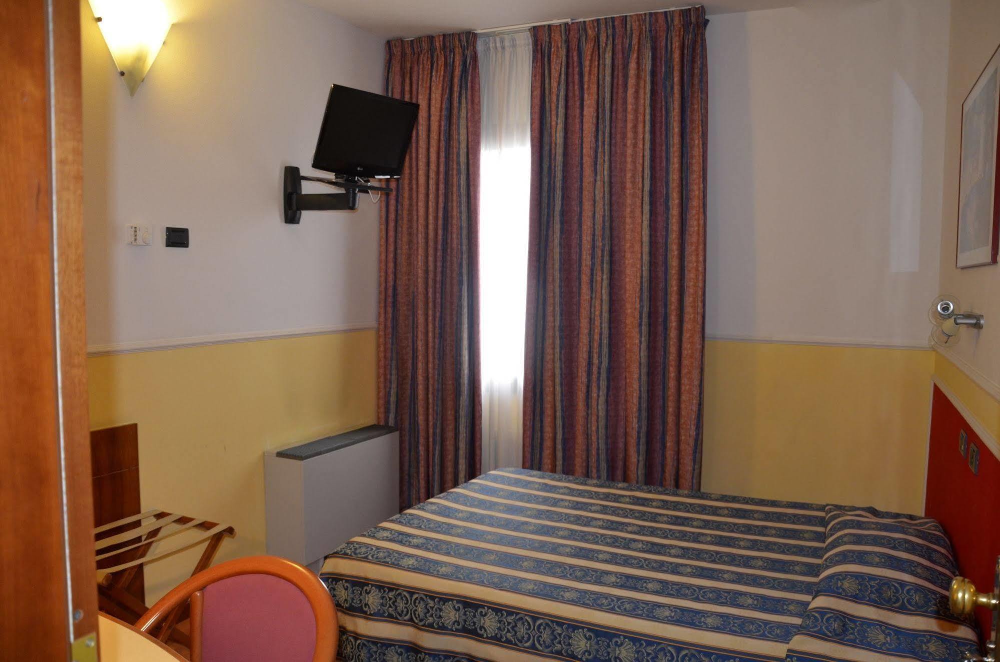 Hotel Alexander Fiorano Modenese Exterior photo